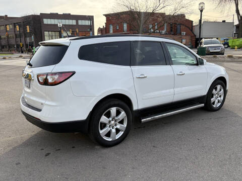 2017 Chevrolet Traverse LT