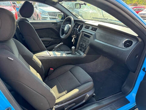 2012 Ford Mustang V6