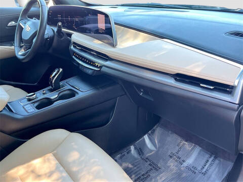 2024 Cadillac XT4 Luxury