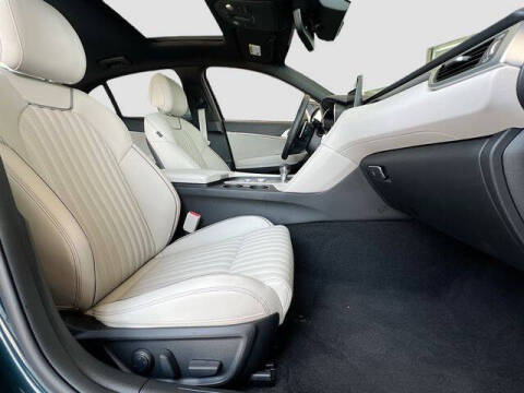 2022 Genesis G70