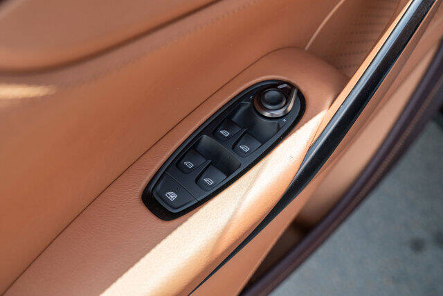 2021 Aston Martin DBX