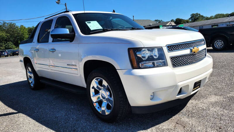 2010 Chevrolet Avalanche for sale at AUTOLUXGROUP in Lakewood NJ