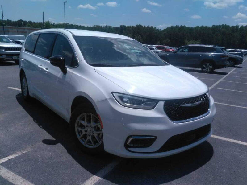 2024 Chrysler Pacifica Touring L