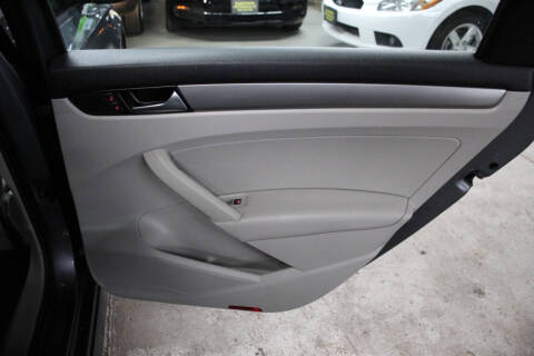 2013 Volkswagen Passat Wolfsburg Edition