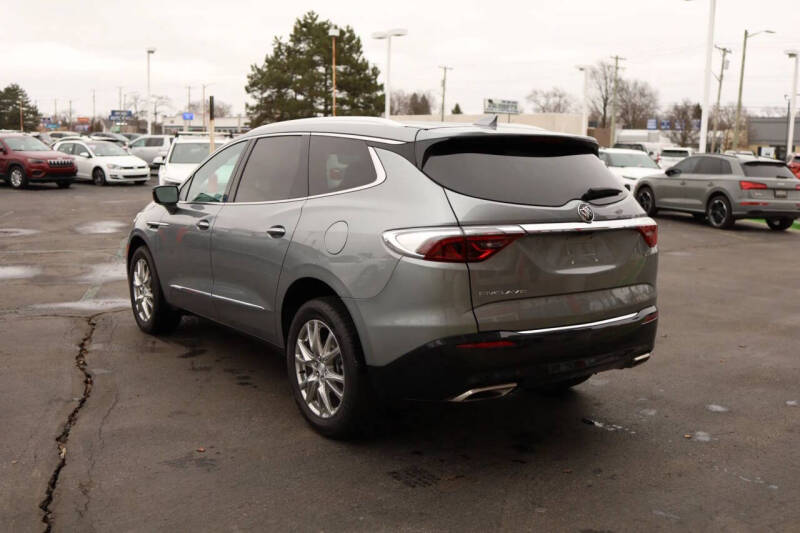 2024 Buick Enclave Essence