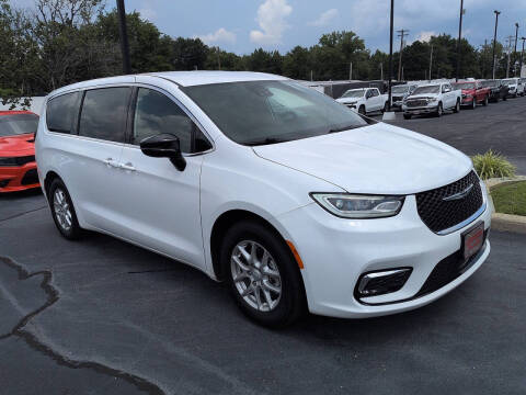 2025 Chrysler Pacifica Select