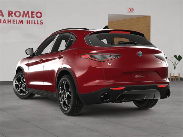 2025 Alfa Romeo Stelvio Intensa