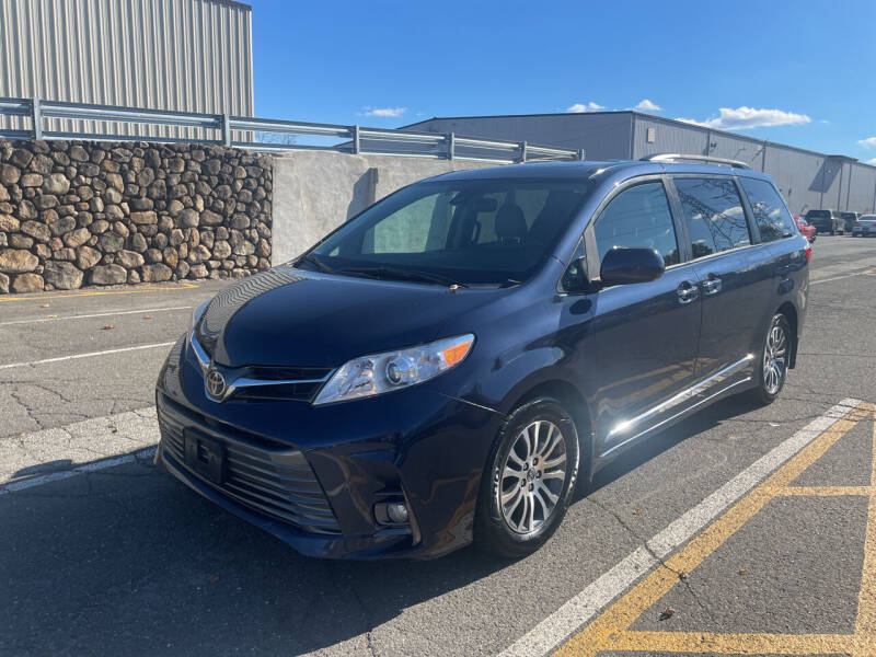2020 Toyota Sienna for sale at Deals on Wheels in Suffern NY