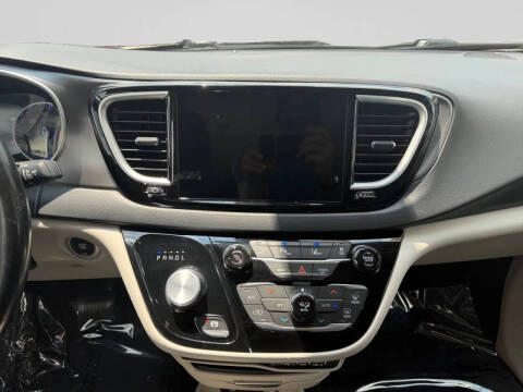 2021 Chrysler Pacifica Touring L