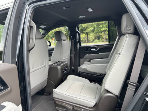 2025 GMC Yukon Elevation