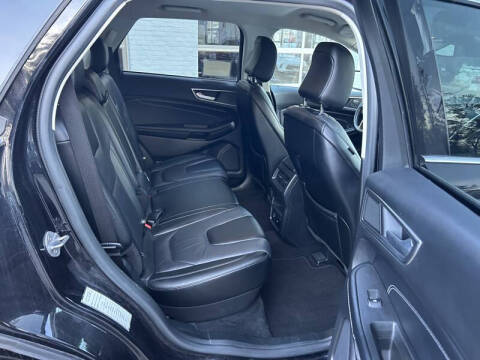 2022 Ford Edge Titanium