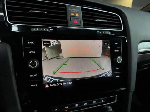 2019 Volkswagen Golf GTI S