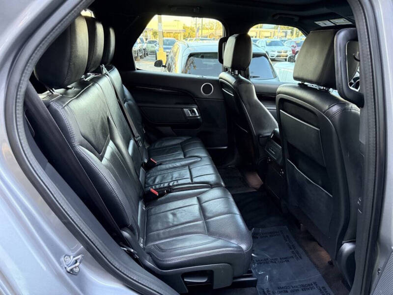 2020 Land Rover Discovery SE