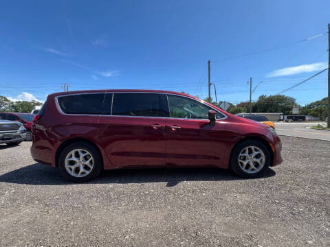 2017 Chrysler Pacifica Touring Plus