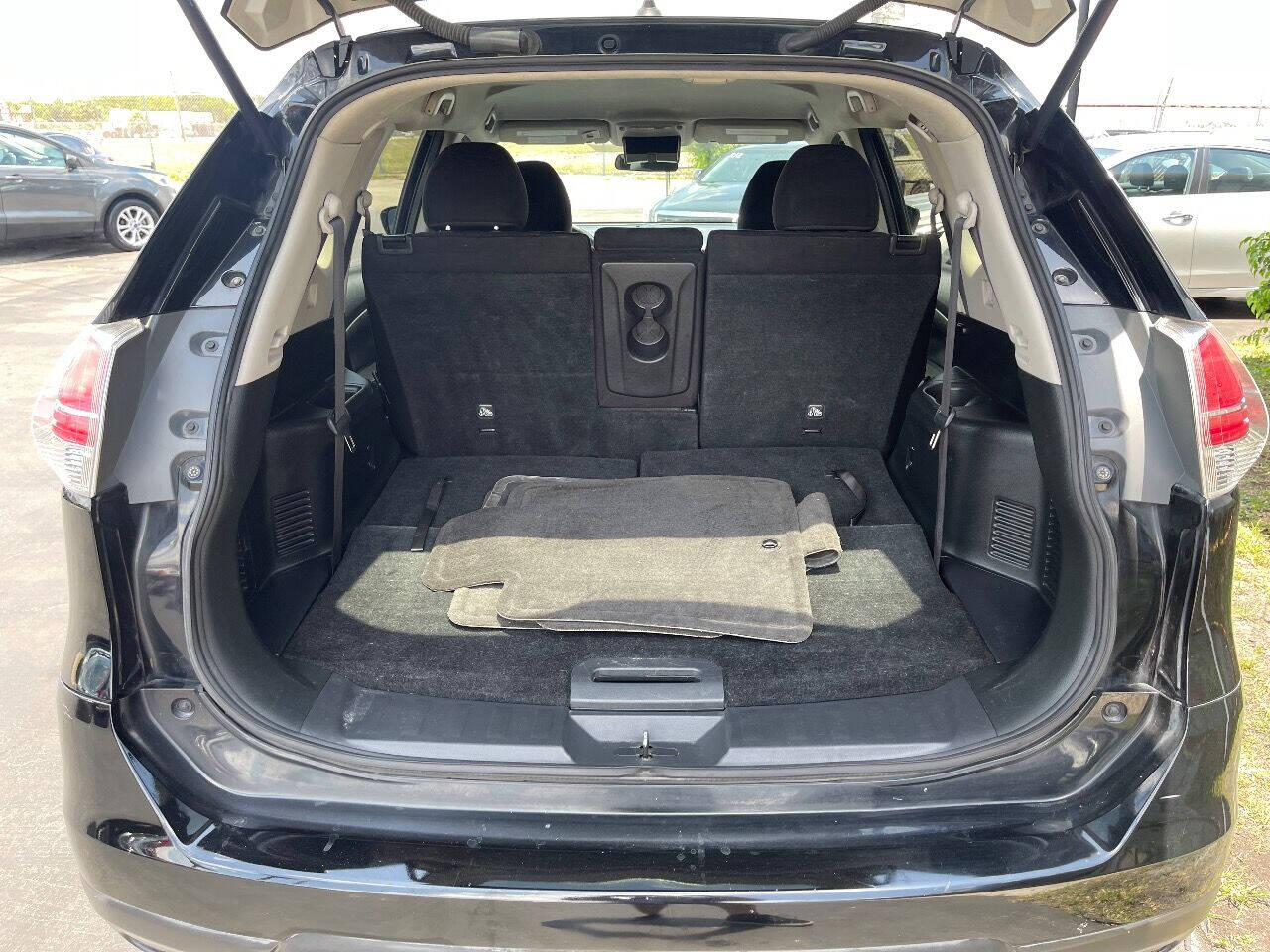 2014 Nissan Rogue  - $10,900