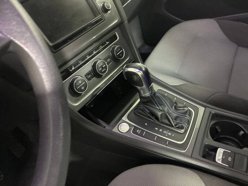 2016 Volkswagen e-Golf SE