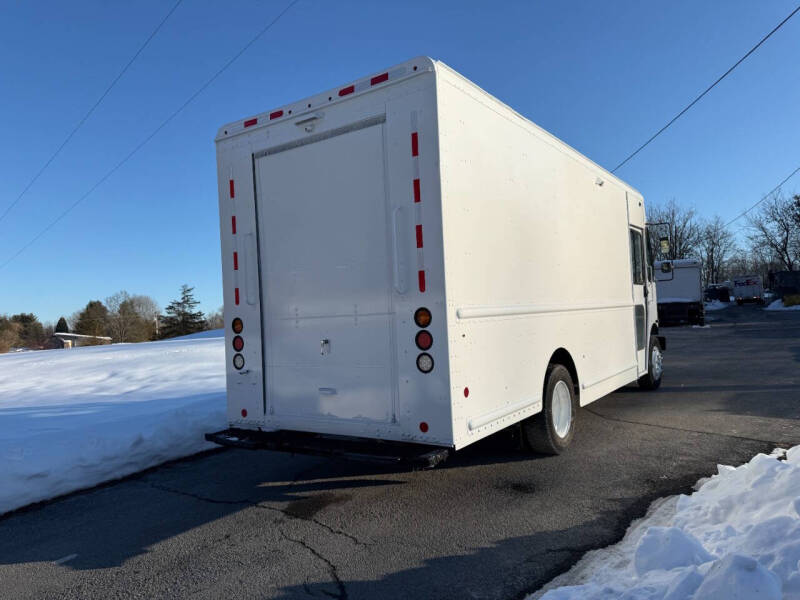 2021 Freightliner MT45 Chassis