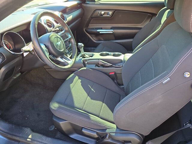 2017 Ford Mustang V6