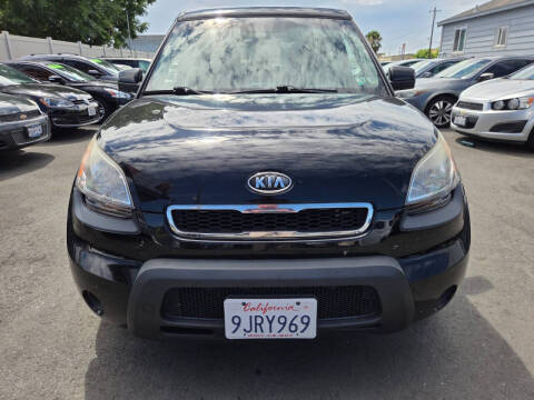 2011 Kia Soul +