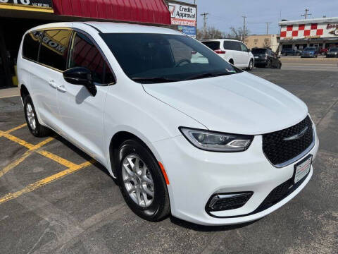 2024 Chrysler Pacifica Touring