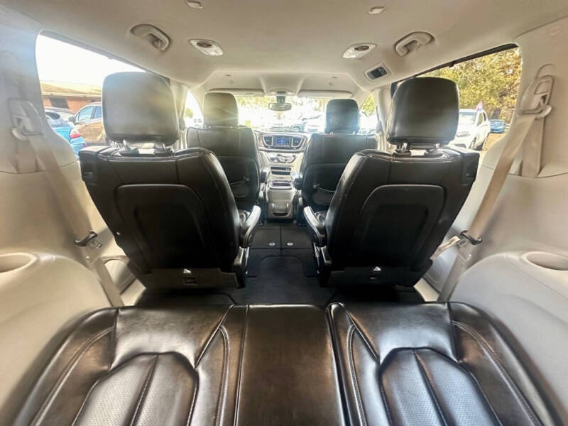 2020 Chrysler Voyager LXi