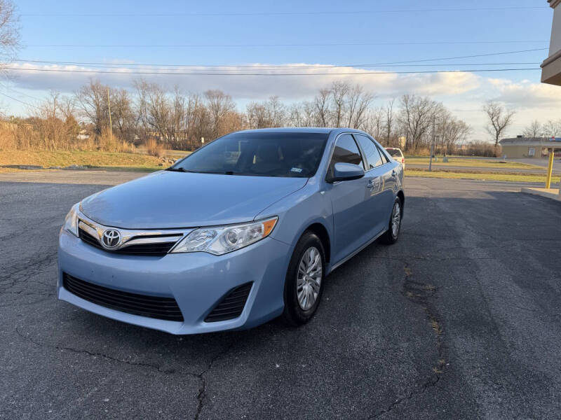 2012 Toyota Camry LE's photo