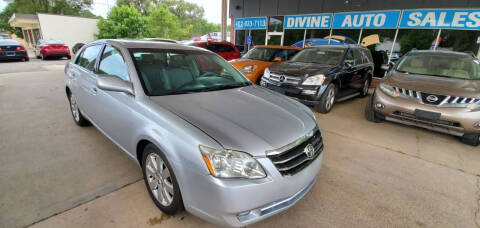 2005 Toyota Avalon for sale at Divine Auto Sales LLC in Omaha NE