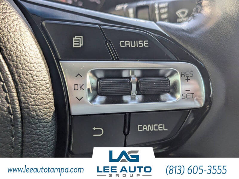 2017 Kia Cadenza Premium