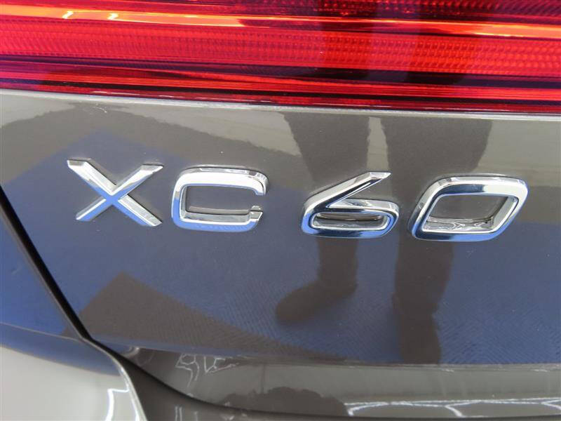 2023 Volvo XC60 B5 Core