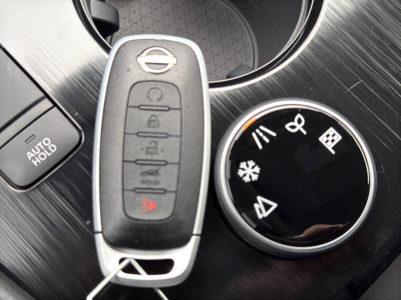 2026 Nissan Rogue SV