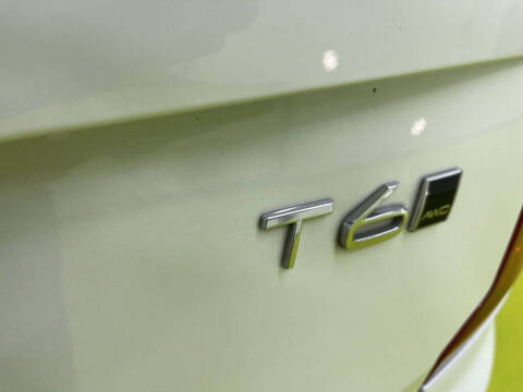 2016 Volvo XC90 T6 Momentum