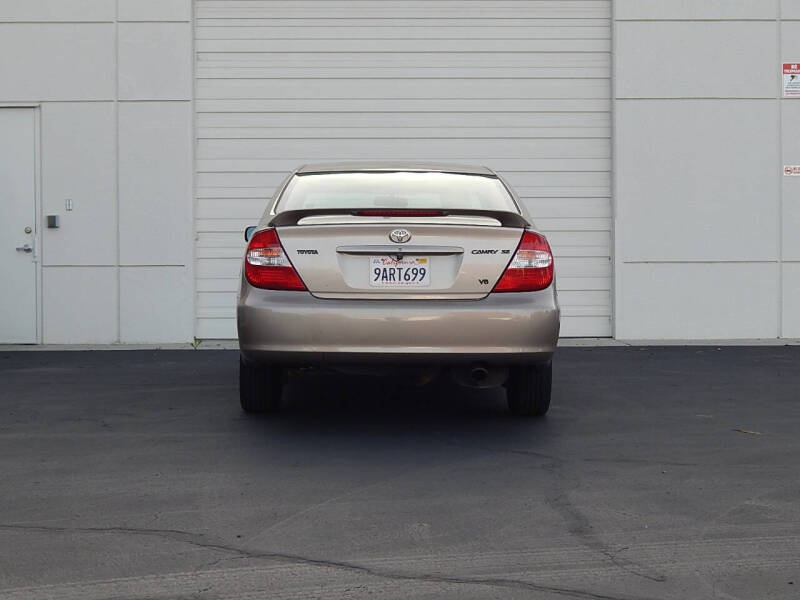 2004 Toyota Camry SE V6