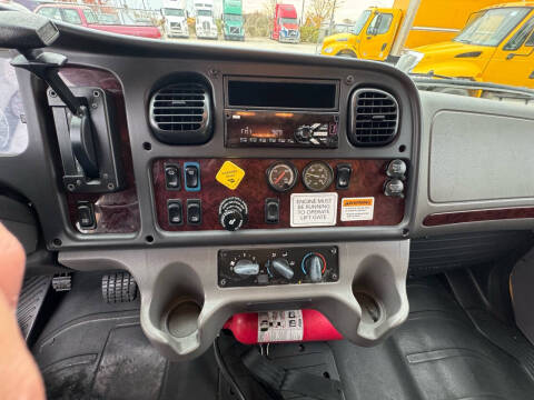 2018 Freightliner M2 106