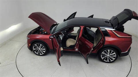 2025 Cadillac LYRIQ Luxury 3