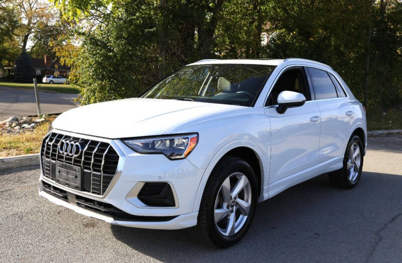 2020 Audi Q3 Premium's photo