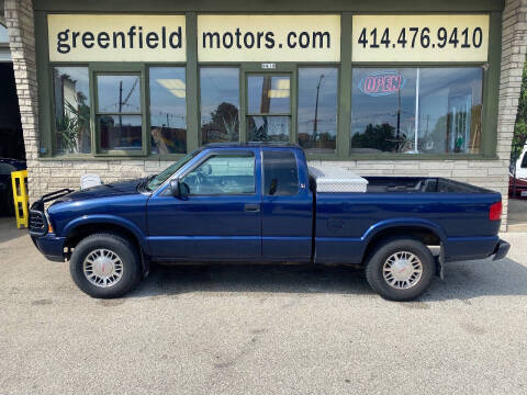 2001 GMC Sonoma for sale at GREENFIELD MOTORS in Milwaukee WI