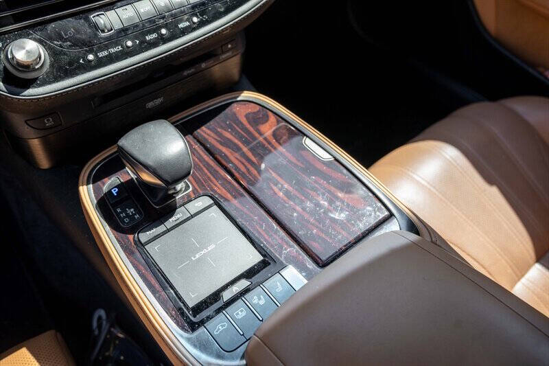 2022 Lexus LS Base - Photo 15