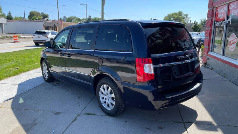 2014 Chrysler Town and Country Touring