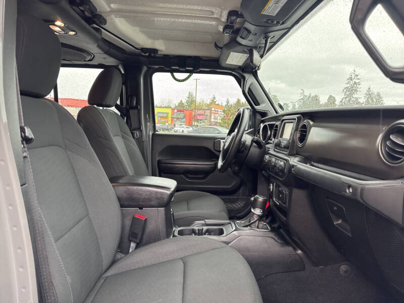 2020 Jeep Gladiator Sport