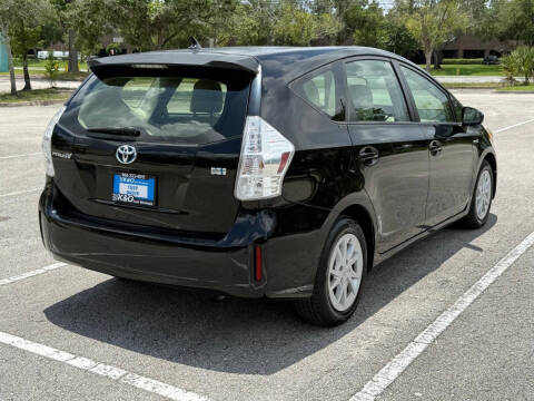 2012 Toyota Prius v Two