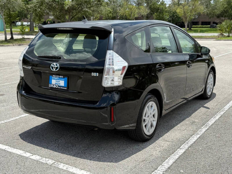 2012 Toyota Prius v Two