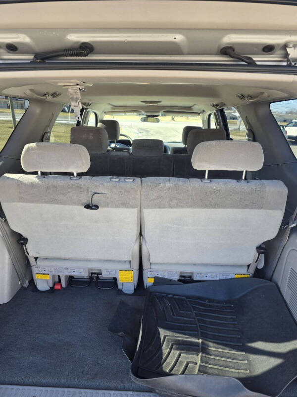 2005 Toyota Sequoia SR5