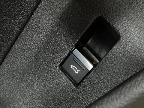 2021 Audi e-tron quattro Premium