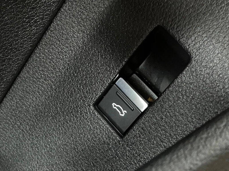 2021 Audi e-tron quattro Premium