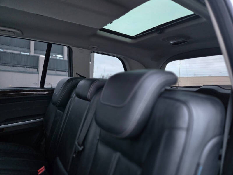 2011 Mercedes-Benz GL-Class GL 550 4MATIC