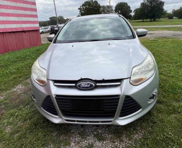 2012 Ford Focus SE photo 2