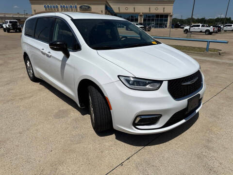 2024 Chrysler Pacifica Touring L