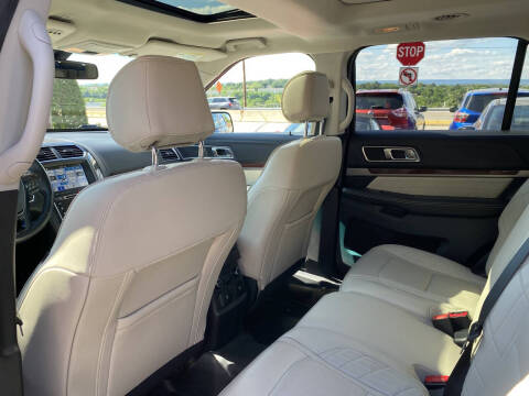 2017 Ford Explorer Platinum