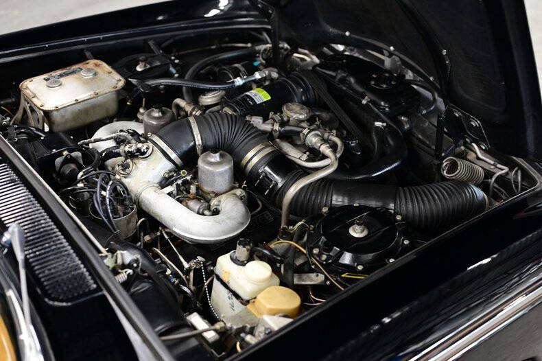 1972 Rolls-Royce SILVER CLOUD LWB