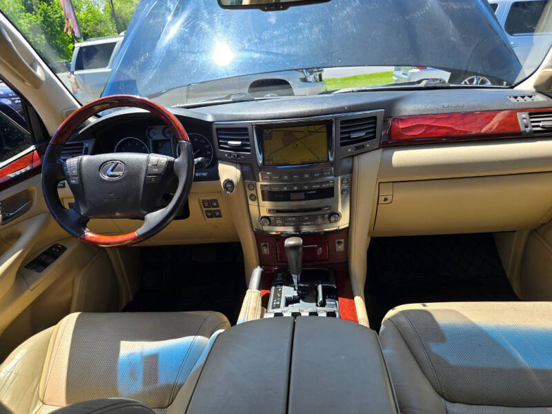 2011 Lexus LX 570